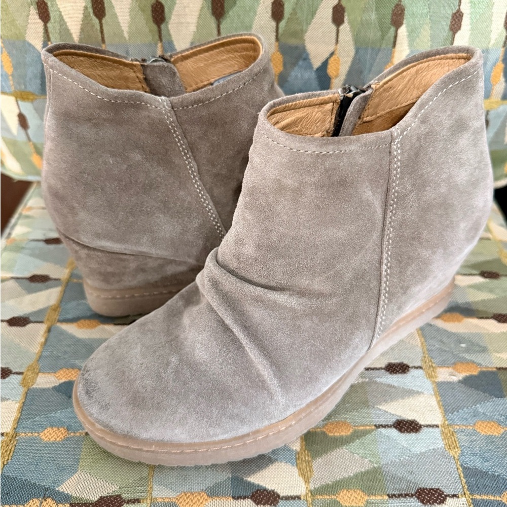 Sofft taupe leather suede wedge boots sz 7 - Picture 3 of 6